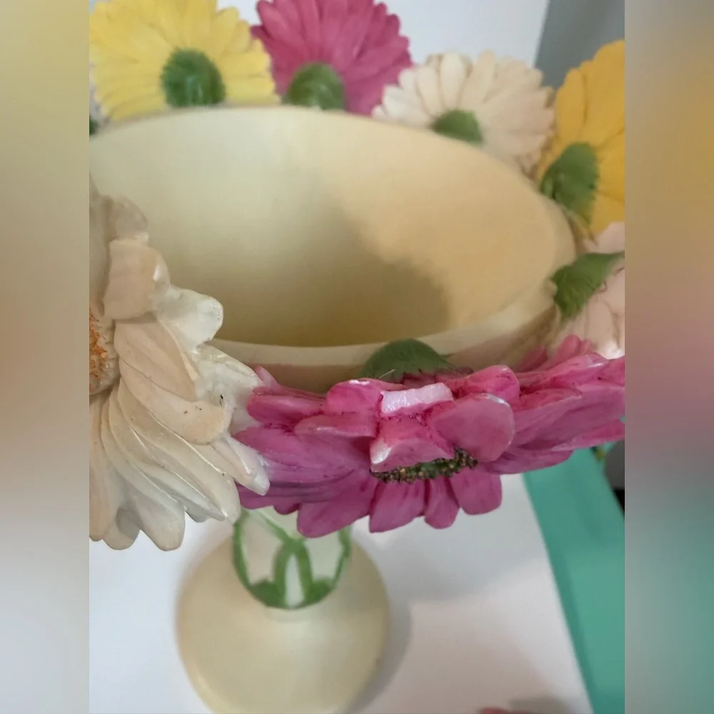 Ibis and Orchid Design Gerber Daisy Bonded Marble Table Vase Retired